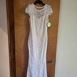 NEW Windsor Ivory Lace Dress
